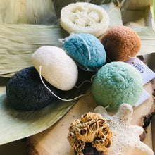 Charger l'image dans la galerie, ÉPONGE nettoyante de KONJAC - POUR LE VISAGE - Konjac facial cleaning sponge