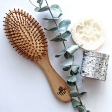 Charger l'image dans la galerie, BROSSE À CHEVEUX EN BAMBOU - Ecofriendly Bamboo hairbrush - Calypso Éco-savonnerie