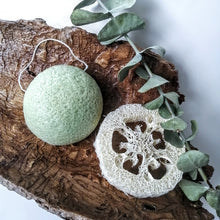 Charger l'image dans la galerie, ÉPONGE nettoyante de KONJAC - POUR LE VISAGE - Konjac facial cleaning sponge - Calypso Éco-savonnerie