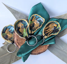 Charger l'image dans la galerie, Ensemble d'anneaux en coquilles d'huître et serviettes de table LEOPARD JUNGLE - Upcycled napkin oyster set
