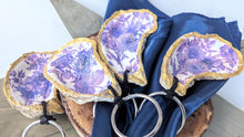 Charger l'image dans la galerie, Ensemble d'anneaux en coquilles d'huître et serviettes de table ANTIQUE - Upcycled napkin oyster set
