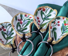 Charger l'image dans la galerie, Ensemble d'anneaux en coquilles d'huître et serviettes de table TEMPS DES FÊTES - Upcycled napkin oyster set
