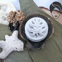 Charger l'image dans la galerie, GALET - MASQUE SOLIDE pour le visage à l'argile blanche - face white clay solid mask
