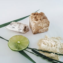 Charger l'image dans la galerie, SHAMPOOING SOLIDE - BOIS ET CITRON Shampoo bar - Calypso Éco-savonnerie
