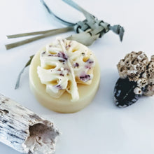 Charger l'image dans la galerie, Barre de massage bar karité shea butter relaxation naturel bio 
