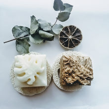 Charger l'image dans la galerie, shampoing solide shampoo bar revitalisant solide conditionner bar coffret box jasmin exotica luffa calypso
