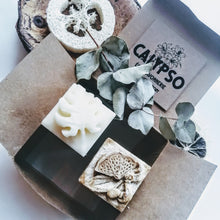 Charger l'image dans la galerie, shampoo bar shampoing solide conditionner bar revitalisant coffret calypso cadeau naturel zero waste goji agrume citrus
