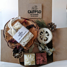 Charger l'image dans la galerie, COFFRET LUFFA - HIBISCUS ET COCO - Calypso Éco-savonnerie
