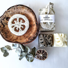 Charger l'image dans la galerie, COFFRET LUFFA - EUCALYPTUS - Calypso Éco-savonnerie
