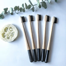 Charger l'image dans la galerie, Ensemble de 5 BROSSES À DENTS en bambou écologique- Kit of 5 bamboo toothbrushes - Calypso Éco-savonnerie
