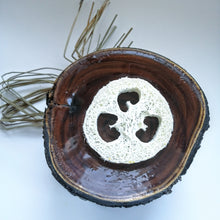 Charger l'image dans la galerie, SAVONNIER SUR PIED - bois tourné - Turned-wood Soap Dish - Calypso Éco-savonnerie
