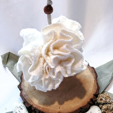 Charger l'image dans la galerie, Houpette de douche en bambou - Bamboo Shower Puff
