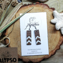 Charger l'image dans la galerie, DUO BOUCLES D'OREILLE ÉCOLOGIQUES et PORTE-BIJOUX upcyclé en coquille d'huître
